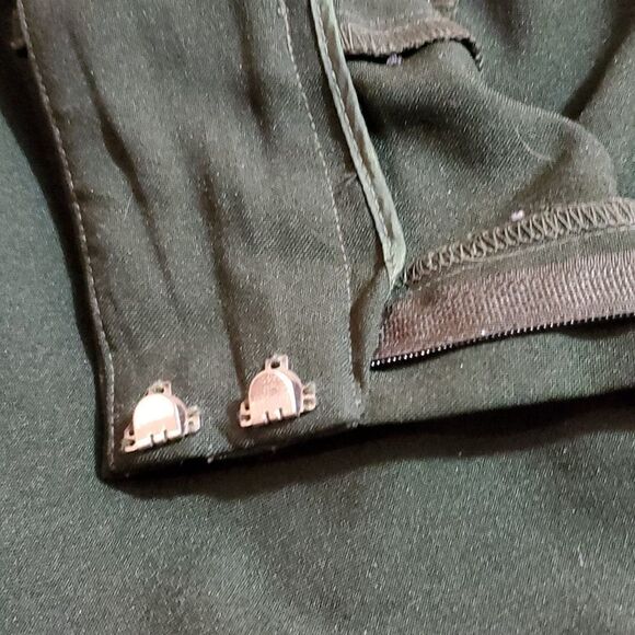 LARRY LEVINE SPORT, NOT WORN, SIZE 12, GREEN WOMEN'S PANTS, - Picture 8 of 11